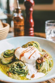 callwey-losteria-grande-amore-zoodles-burrata